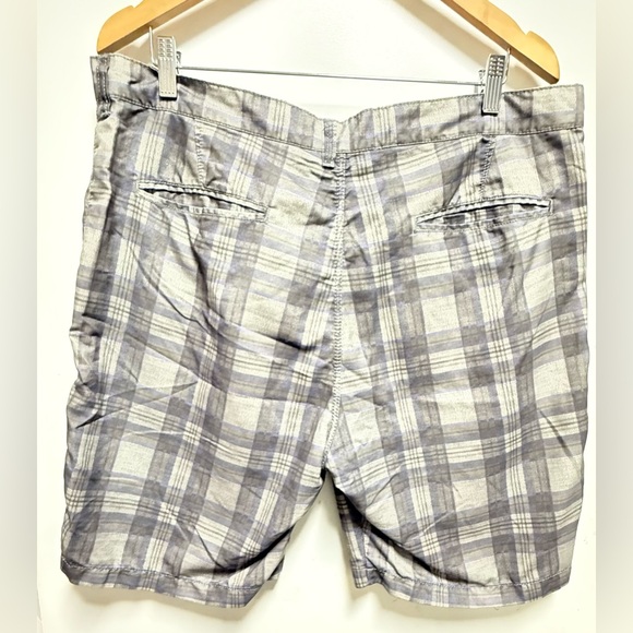 Billabong Gray Checkered Men's Shorts Size 38 - Picture 3 of 6